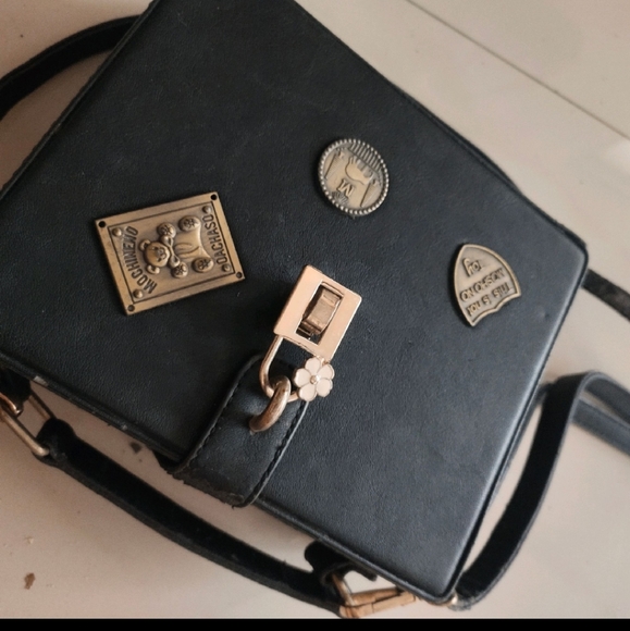 Vintage look box sling bag - Picture 6 of 10